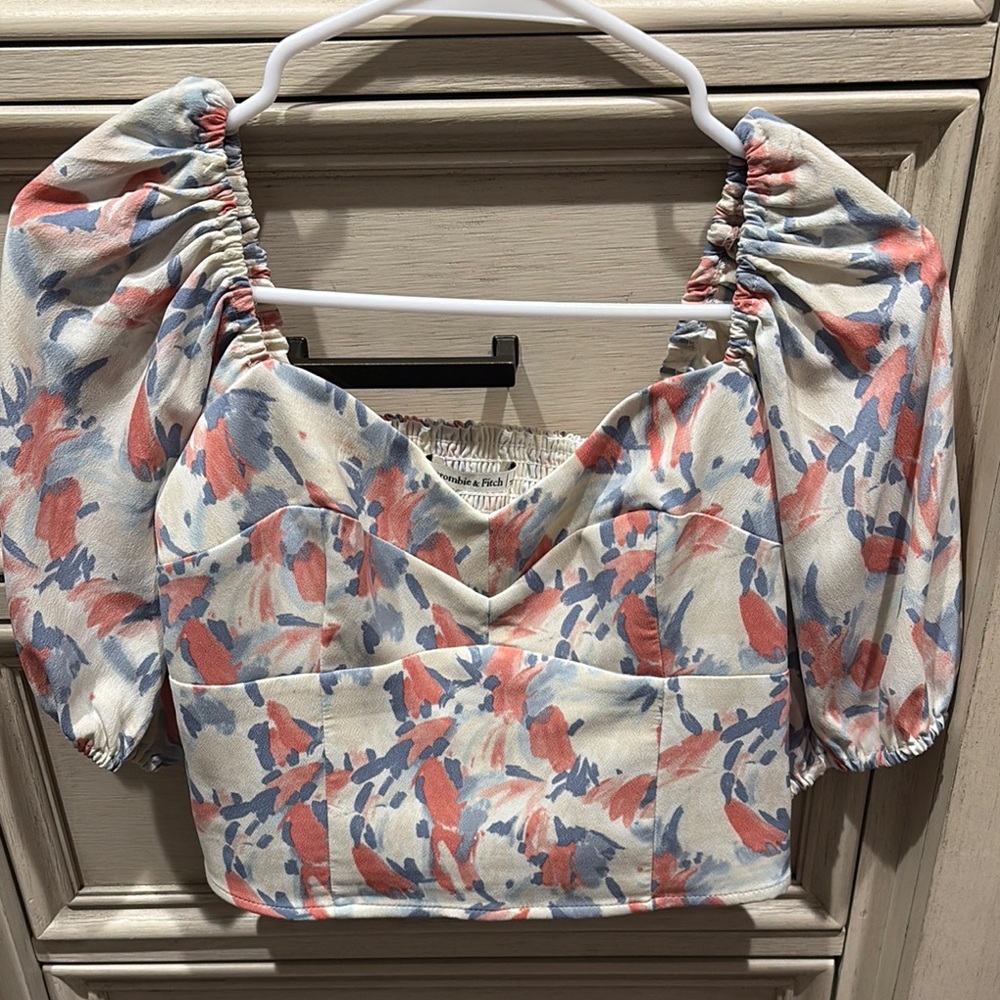 Abercrombie & Fitch Floral Puff Sleeve Top